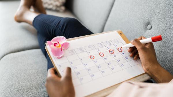 Menstruační cyklus může s odchylkami trvat 24-32 dnů.