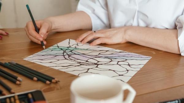 Kreativní činnosti jsou skvělým způsobem, jak dát průchod svým emocím.