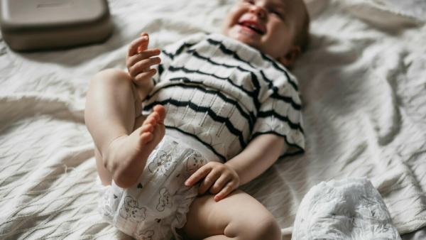 Plenkové kalhotky Linteo Baby Premium recenze: Na omak jsou opravdu velmi příjemné.