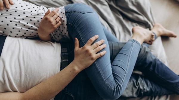 Spolehlivou ochranou proti syfilidě a dalším pohlavním chorobám je chráněný pohlavní styk.