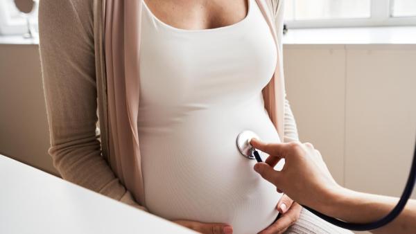 Pokud se u vás během těhotenství objeví gynekologické obtíže, vždy je s lékařem řeště hned v počátku.