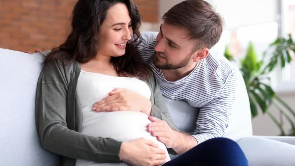 Co prožívá vaše partnerka a co pro ni můžete udělat?