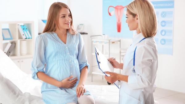 Pokud se vám objeví genitální opar v těhotenství, je nutné navštívit lékaře