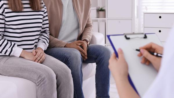 V poslední, terciální fázi syfilisu, může docházet k závažným neurologickým i kardiovaskulárním komplikacím.