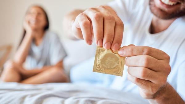 Kondom je vhodnou alternativou, nechcete-li užívat hormonální antikoncepci.