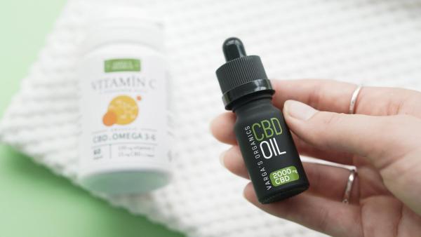 CBD pomáhá zmírnit stres, úzkost a zlepšuje kvalitu spánku, což přispívá k celkové duševní rovnováze