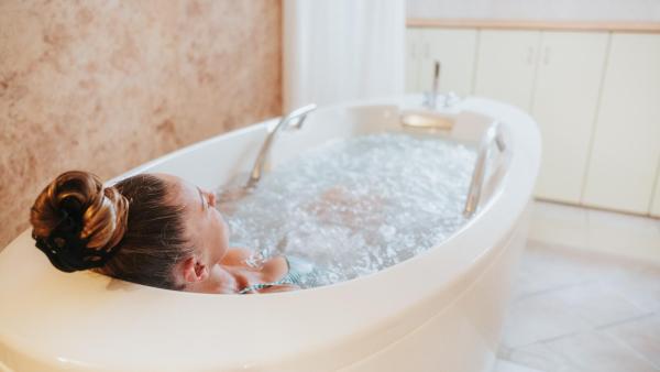 Speciální koupele a rehabilitace uleví od bolesti kloubů nebo svalů a pomáhají při artróze či revmatických onemocněních.