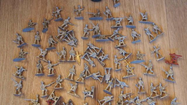 figurky, vojáci, bojovníci, 50 Kč bazar, prodej eMimino.cz