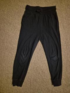 Tepláky H&M vel. 134