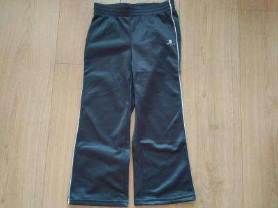 Sportovní souprava Decathlon vel. 110 (5let)