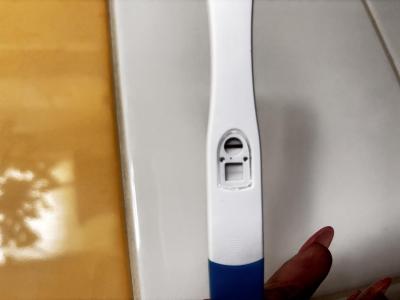 Testování a těhotenský test | Duch nebo slabá čárka
