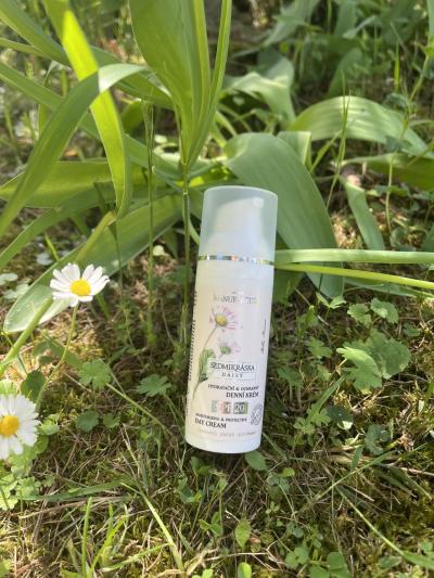 Recenze z kampaně Se sedmikráskou proti sluníčku: Jak testerky hodnotí pleťový krém s SPF od Manufaktury?