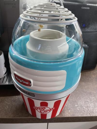 V chodu, popcorn vyskakuje