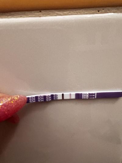 Testování a těhotenský test | Duch nebo slabá čárka
