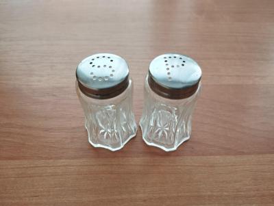 Keramika, porcelán a sklo. Hrnky, vázy, mísy, konvice...