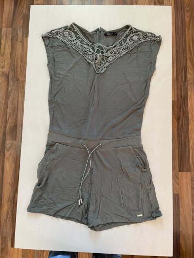 Khaki overal s krajkou, vel M, Mohito