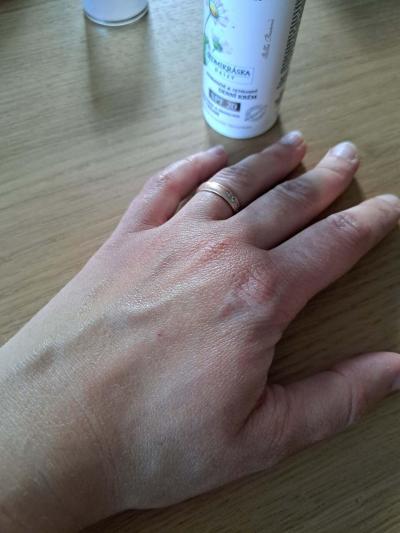 Recenze z kampaně Se sedmikráskou proti sluníčku: Jak testerky hodnotí pleťový krém s SPF od Manufaktury?