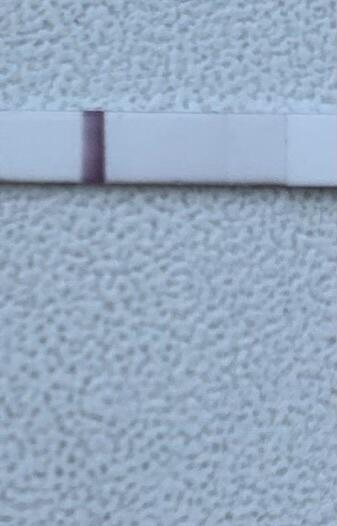 Testování a těhotenský test | Slaba cara na testu