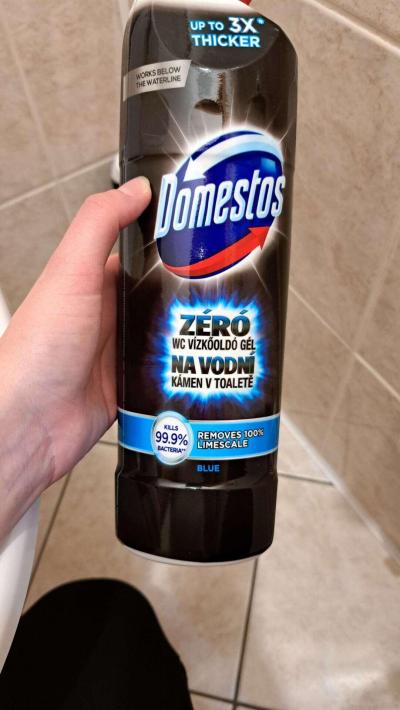 Domácnost | Modrý prostředek na čištění wc
