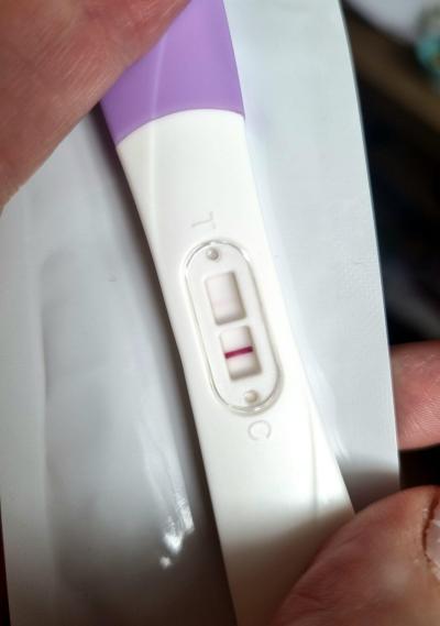 Testování a těhotenský test | Duch nebo slabá čárka