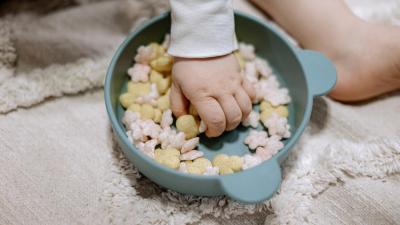 Rýžové a kukuřičné křupky jsou ideální – rozpustí se dítěti v puse.