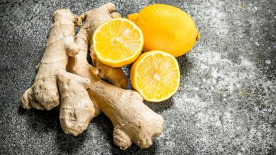 Jak podpořit jarní očistu organismu? Vsaďte na citron a zázvor.