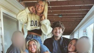 Toto foto nahrála Kaylee na svůj Instagram jen pár hodin před vražděním. Jsou na něm všichni. 