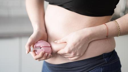 Aby injekce nebolely: Vyzkoušely jsme praktickou pomůcku TUGI