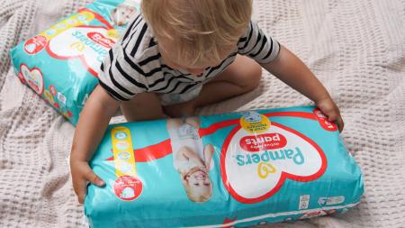 Rychlé přebalování, spolehlivá ochrana. Udrží nové Pampers Pants krok i s aktivním neposedou?