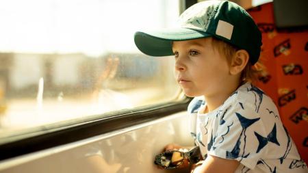„Tvoje prsíčka tak krásně voní!“ Syn (3) zase perlil ve vlaku a já byla rudá