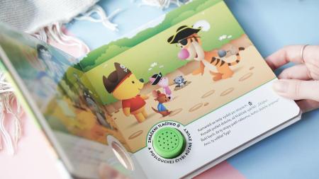 Barevné pohádky, zvuky i omalovánky. Vyzkoušejte knihy Disney Baby