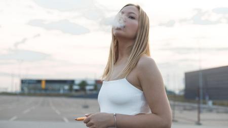 Přistihla jsem skupinu dětí při vapování. A mezi nimi i moje třináctiletá dcera!