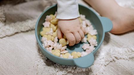 První krok k samostatnosti děťátka s metodou Baby-Led Weaning