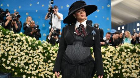 Rihanna opět překvapila: Třetí těhotenství odhalila na Met Gala 2025