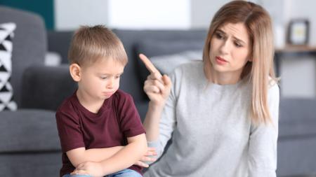 Také máte doma malého teroristu? Na všechno křičí: „Neeee!“ a se vším je problém