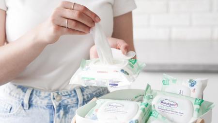 Zajímá vás, jak vlhčené ubrousky Babydream z drogerie ROSSMANN zvládají každodenní výzvy? Naše zkušenosti vám to prozradí