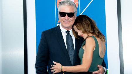 Alec Baldwin trpí PTSD, přesto natáčí se svou rodinou reality show