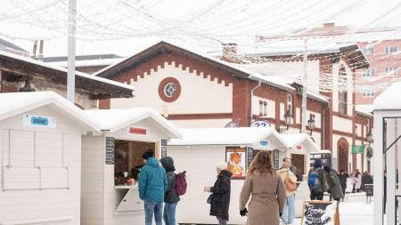 Popelka pod širým nebem i Ježíškova pošta: Jaký bude advent v Holešovické tržnici?
