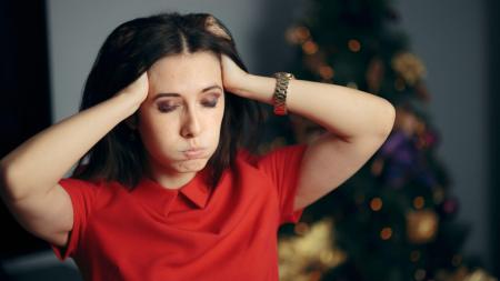 Se sousedkou není rozumná řeč. Teď nám její nevkusný svítící Santa zničil terasu