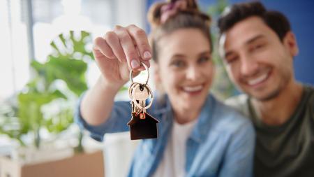 Manžel si půjčil od rodičů peníze na rekonstrukci. Ti to chtějí vrátit i s úroky