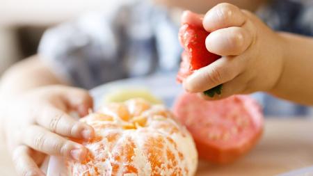 Vitamíny v každodenní stravě batolat: Jak podpořit správný vývoj už od prvních soust