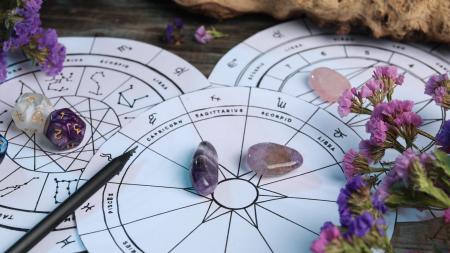 Horoskop na květen: Čas na vnitřní očistu a záři plnou radosti