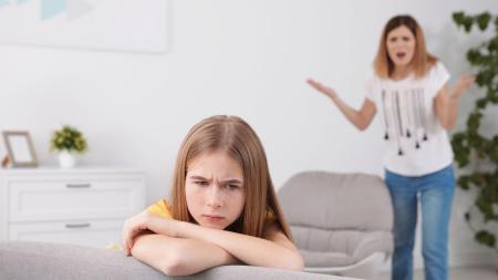 Dcera (15) mi řekla, že mě nenávidí, protože jsem ji nenechala přespat u přítele