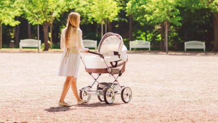 Máma si našla šíleného koníčka. Stará se o dvě miminka, která vypadají jako živá