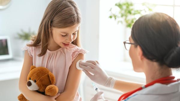 Nejlepší prevencí proti černému kašli je očkování.