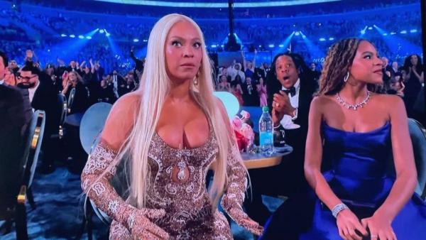 Meme moment – Beyoncé v první chvíli nevěřila, že konečně vyhrála nejlepší album roku.