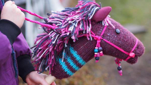 Hobby horse koníky si děti často tvoří samy – každý je tak originál.