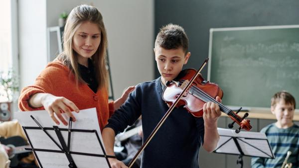 ZUŠ je ideální volbou pro děti, které mají dlouhodobý zájem například o hru na hudební nástroj a jasný talent.