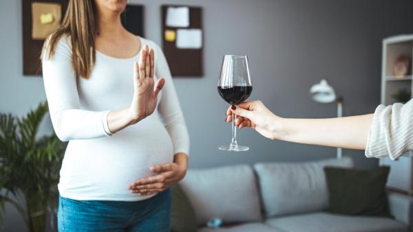 Alkoholu se zcela vyhněte. Ani malé množství není zcela bezpečné.