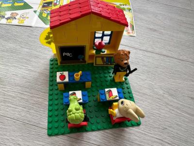 Lego 3647 Fabuland, škola